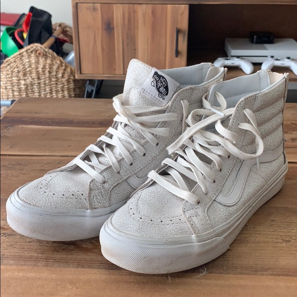 High rise Van’s  SK8-Hi skate shoe